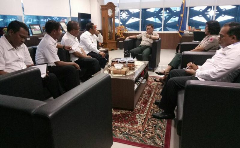 Bupati Samosir Koordinasi Denga BNPB RI Mengenai Bencana Di Samosir *** Bupati Bertemu Langsung Dengan Deputi Rekonstruksi Dan Rehabilitasi BNPB RI Harmensyah.