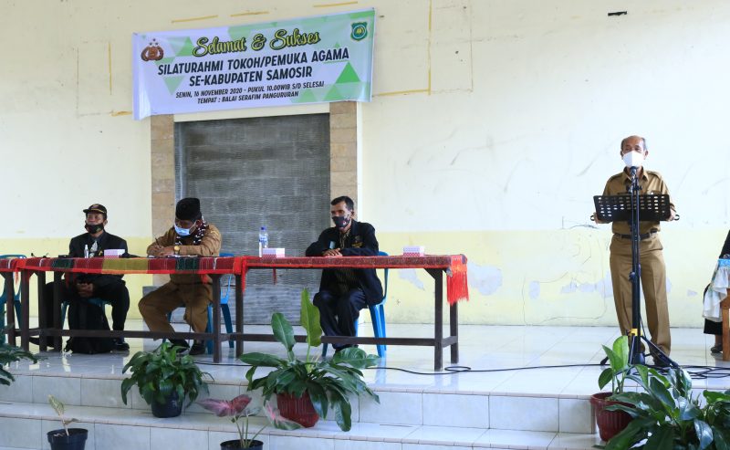 Pjs. BUPAT SAMOSIR MEMBUKA SECARA RESMI KEGIATAN SILATURAHMI TOKOH/PEMUKA AGAMA SE-KABUPATEN SAMOSIR