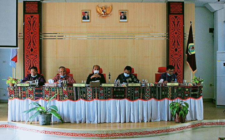Pjs. BUPATI SAMOSIR PIMPIN RAPAT KOORDINASI PERCEPATAN KEGIATAN PEMERINTAH KABUPATEN SAMOSIR