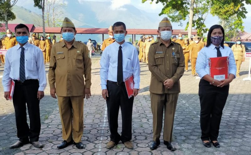 PENYERAHAN PETIKAN SURAT KEPUTUSAN DAN SURAT PERJANJIAN KERJA P3K PENYULUH PERTANIAN DI LINGKUNGAN PEMERINTAH KABUPATEN SAMOSIR