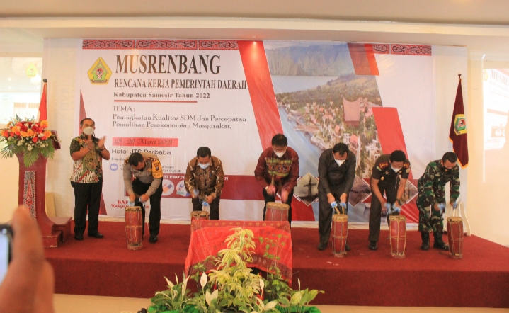 PEMKAB SAMOSIR GELAR MUSRENBANG RENCANA KERJA PEMERINTAH DAERAH (RKPD) KABUPATEN SAMOSIR TAHUN 2022